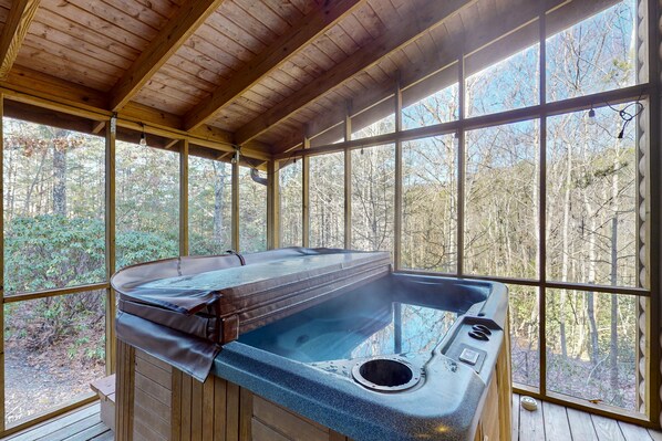 Indoor spa tub