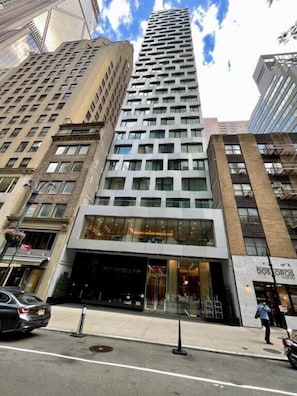 Hilton Club The Central at 5th New York_4.jpg