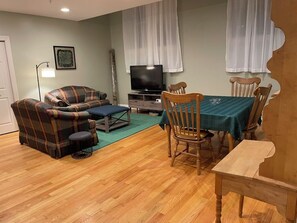 living /dining room area
