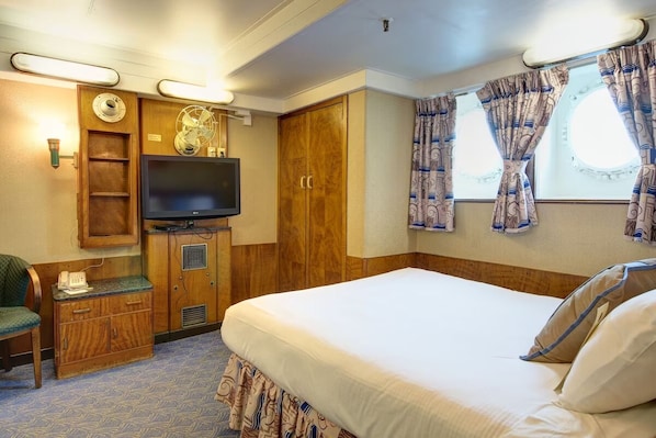 Unit with Queen bed