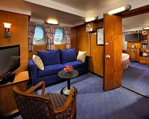 Unit with Queen bed