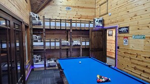 Updated 6 bed combo Bunk/Game Room