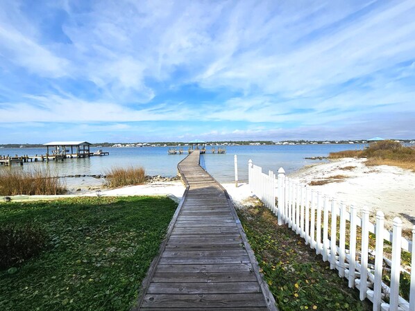 The walkway to the pier makes it easy to transport strollers, wagons, coolers, and more so you have everything you need to enjoy your day.
