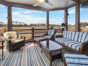Screened in porch