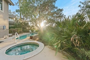 Pool & Spa