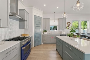 Full Kitchen