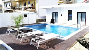 Infinity pool