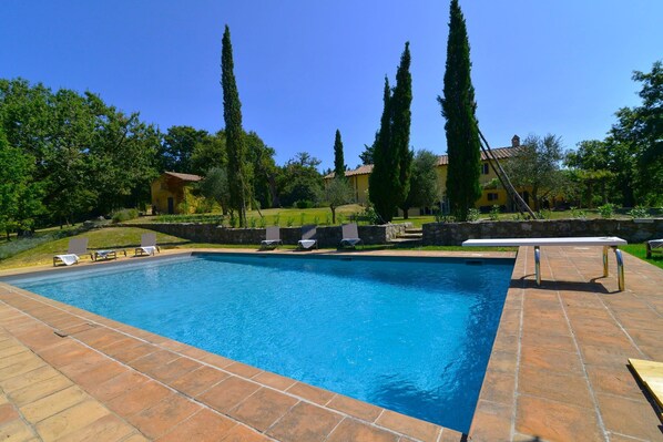 Building Exterior, Main, Outdoor, Pool