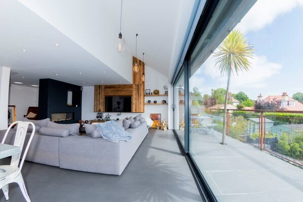 Open Plan Living - Indoor / outdoor living