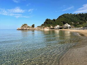 Kontogialos beach (3.5km)