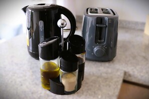 Kaffee und/oder Kaffeemaschine