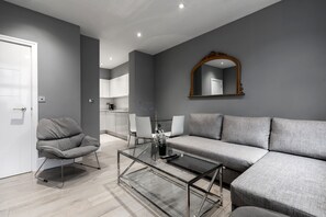 Living Room / Lounge