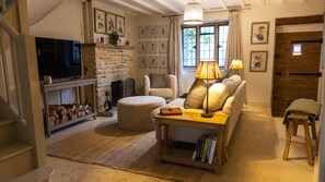 Living Room / Lounge