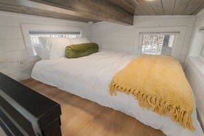 loft queen bed