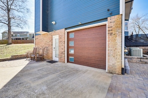 Apartment Exterior | Keyless Entry
