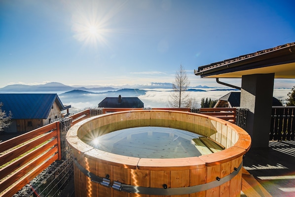 Spa tub