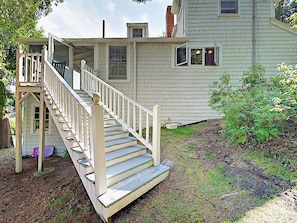 Stairs from parking