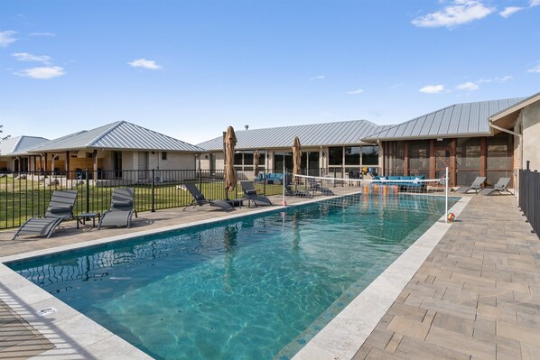 Huge in-ground pool (heat available for small extra fee)