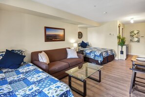 Living Room (2)