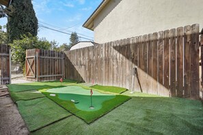 Mini Golf Put Area