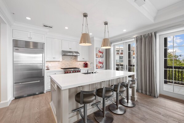 Orleans 2C Is centrally located south of 30-A adjacent to the Rosemary Town Hall. Inside, you'll find a sleek and luxurious interior, with premium finishes and furnishings.