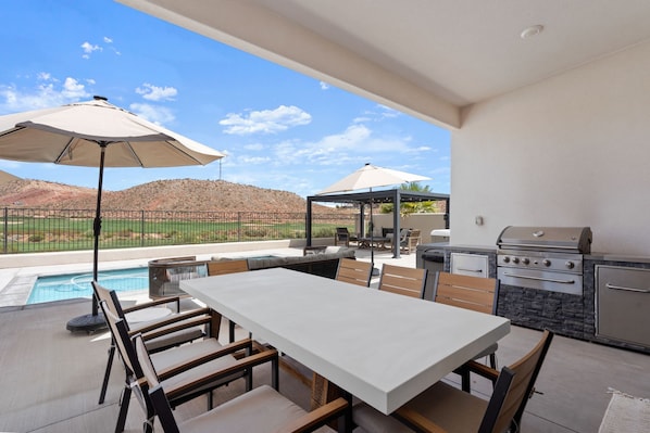 Outdoor dining