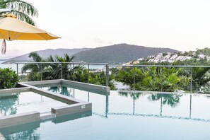 Swimming pool and spa (2)