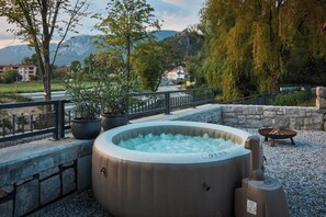Jacuzzi