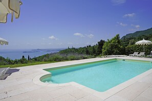 Shared pool