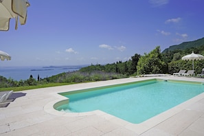 Shared pool