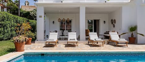Holiday Home Swimming Pool