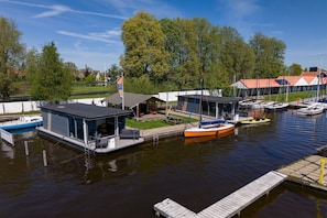 Stugans exteriör [sommar]