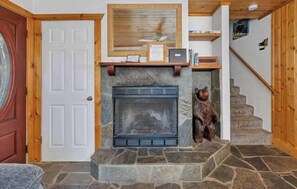 Living room with gas Fireplace
