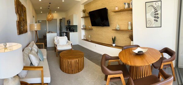 Unit 304 Living & Lounge Area