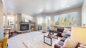Living room - Charming and beautiful living room, perfect for relaxation.
