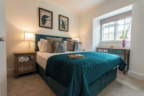 Comfortable king size bed or two single beds