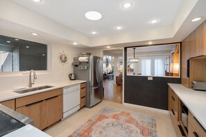 Full-equipped Kitchen | Everything you need for a comfortable stay!