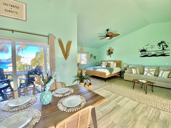 Welcome to "Bahamas Sunset"!!
