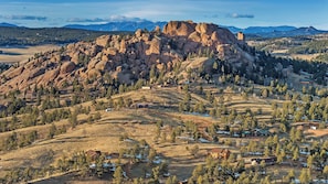3 acres of private land in the middle of stunning mountains and boulders