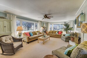 Living Room | 1st Floor | Central A/C & Heating