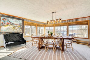 Formal Dining Area | 1st Floor | Dishware/Flatware | Lake Views | Free WiFi