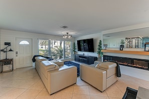 Living Room | Smart TV | Free WiFi