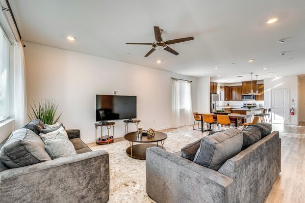 Sacramento Vacation Rental | 3BR | 2BA | 1 Small Step to Enter | 1,849 Sq Ft