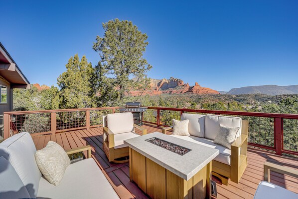 Sedona Vacation Rental | 3BR | 3BA | Stairs Required | 3,000 Sq Ft