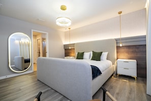 2nd floor - 1 King size bed