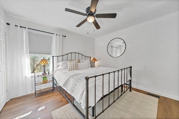 Master Bedroom (1)