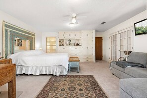 Safe, quiet, clean, luxurious, private apartment, huge bedroom, huge bathroom