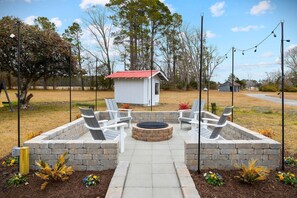 A cozy spot for creating memories and warming up under the sky. Firewood for the firepit are provided! You can find them in our smokehouse