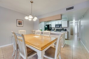 Dining Area & Kitchen | Dishwasher | Drip Coffee Pot | Air Fryer | Toaster