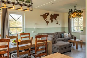 Cozy livingroom with large couch